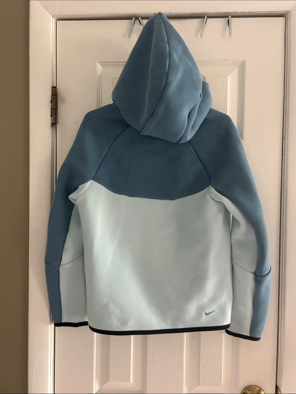 NIKE  TWO-TONE HOODED TECH FLEECE ZIP JACKET SIZE L